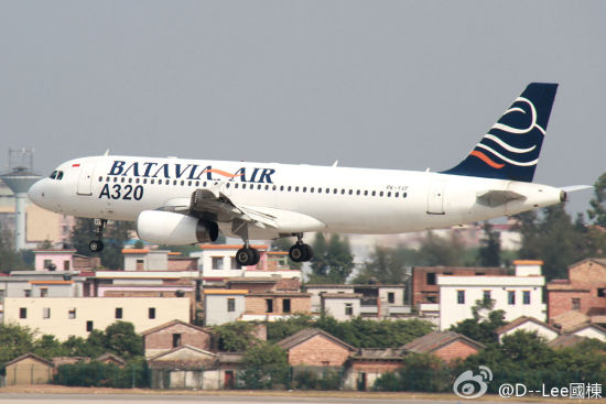 �ʹ�ά�Ǻ��չ�˾�Ŀտ�A320������΢������@D--Lee����