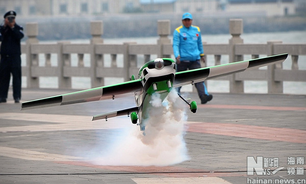 12��17�գ������Ϸ�����������Ļʽ�ϵĺ���ģ�ͱ��ݡ�