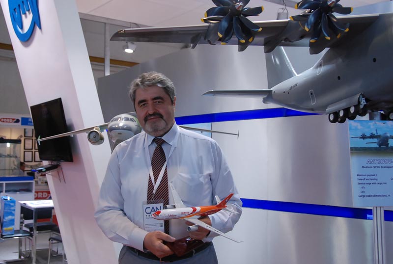 ����ŵ��˾�������ʦ���ɼ��q�Ӳ�³���ֳ֡��������š��ɻ�ģ����Ӱ     ��Ӱ��������Ӣ�����  ��ި
