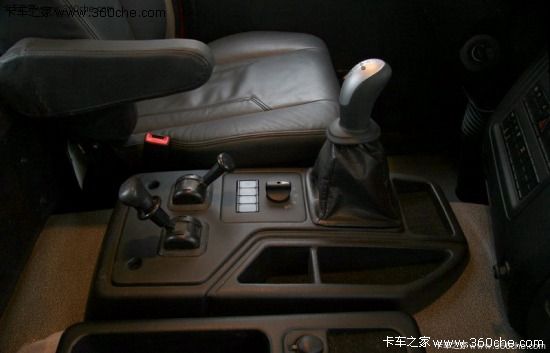 2010北京车展国四重卡军团排排座(图)_中国商