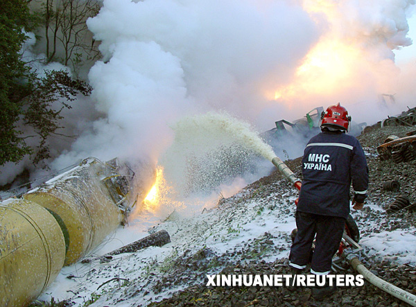 7��16�գ�����Ա���ڿ����������ַ򸽽������г������¼����ֳ��Ȼ𡣵��գ�11�����ظ߶��Ի��׵��г������ַ�������������¹ʲ�������